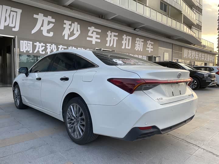 Фото 7 - Toyota Avalon