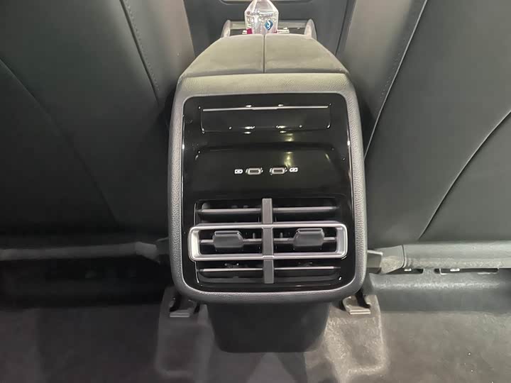 Фото 7 - Volkswagen Tiguan L Pro