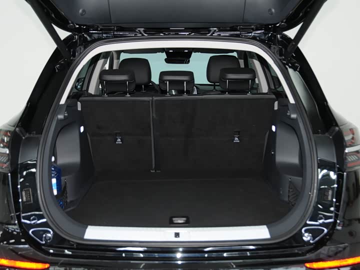 Photo 7 - Hongqi HS5