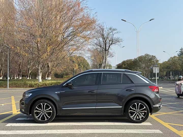 Фото 3 - Volkswagen T-Roc