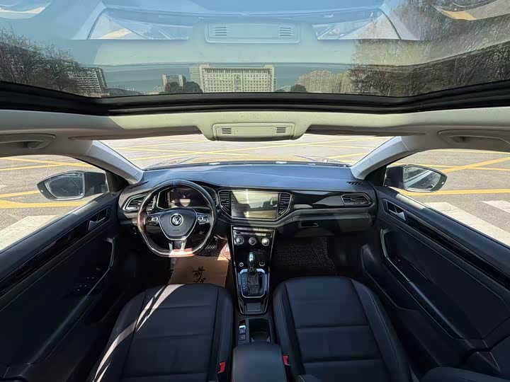 Фото 6 - Volkswagen T-Roc