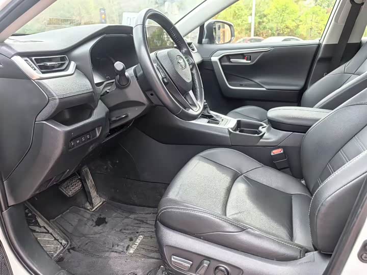 Фото 3 - Toyota Wildlander