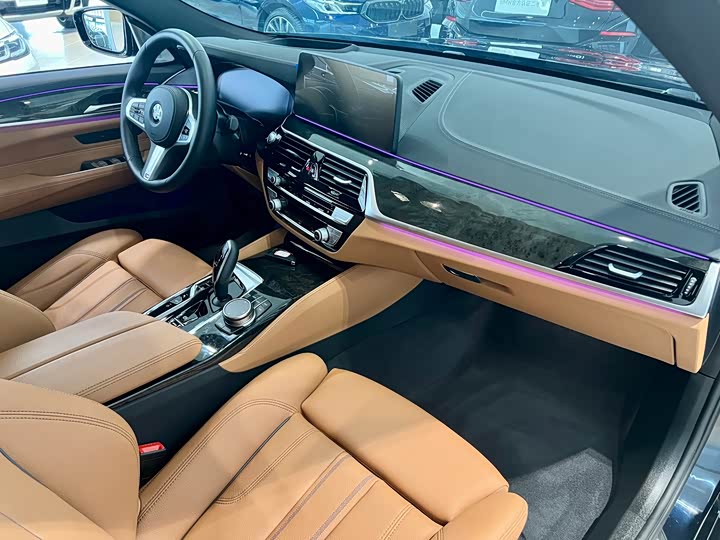 Фото 8 - BMW 6 Series GT