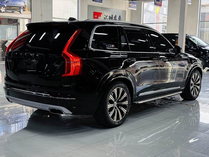Фото 4 - Volvo XC90