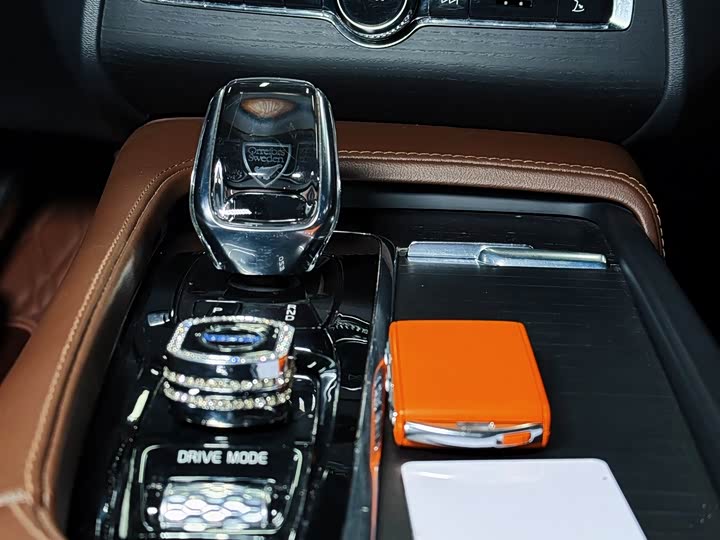 Фото 6 - Volvo XC90