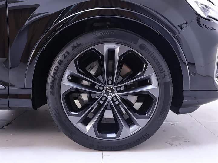 Фото 6 - Audi Q7