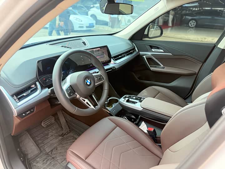 Фото 8 - BMW X1
