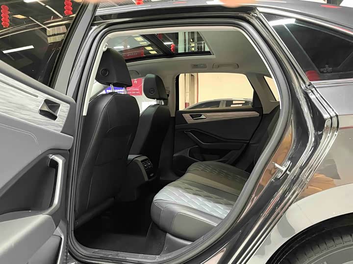 Фото 8 - Volkswagen Sagitar L