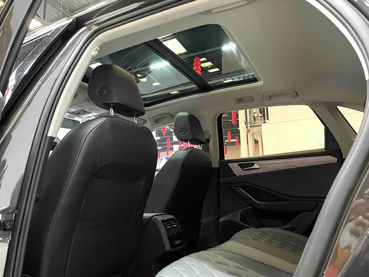 Фото 9 - Volkswagen Sagitar L