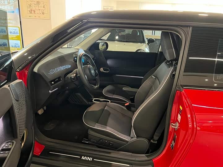 Фото 7 - Mini Cooper