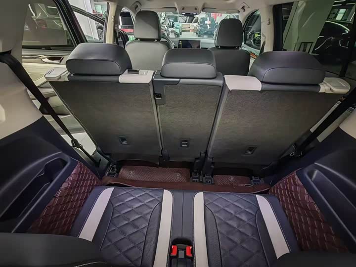 Фото 9 - Volkswagen ID.6 Crozz