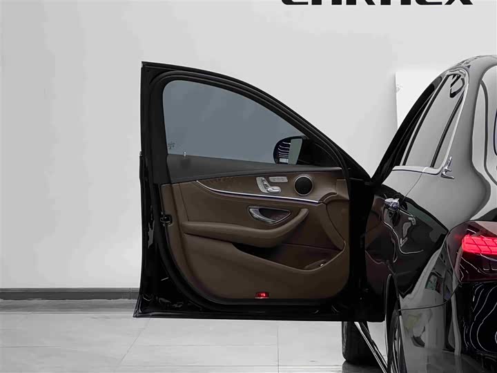 Фото 5 - Mercedes-Benz E-Class Hybrid