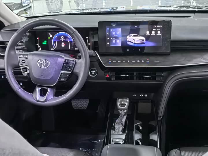 Фото 7 - Toyota Camry