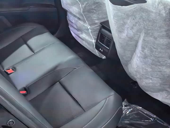 Фото 8 - Toyota Camry