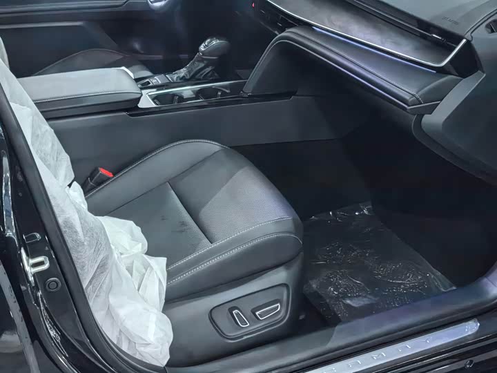 Фото 9 - Toyota Camry