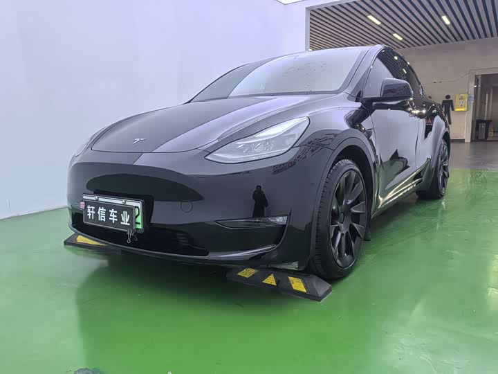 Фото 1 - Tesla Model Y