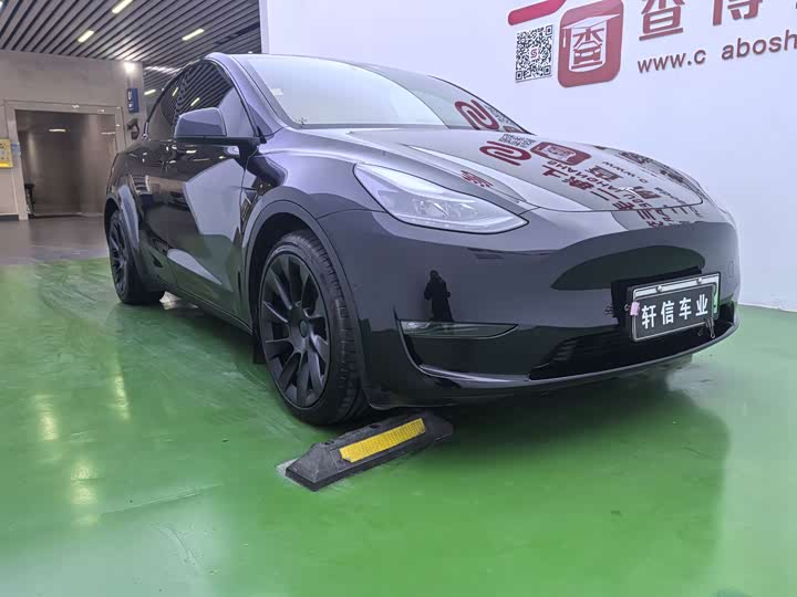 Фото 3 - Tesla Model Y