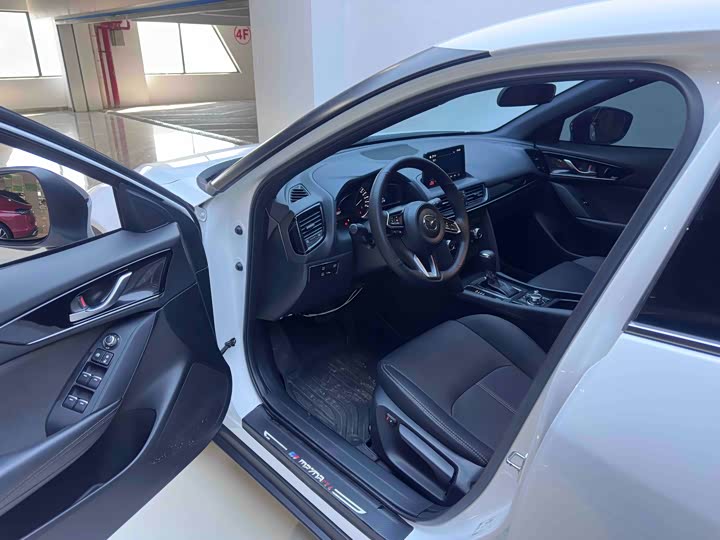 Фото 9 - Mazda CX-4