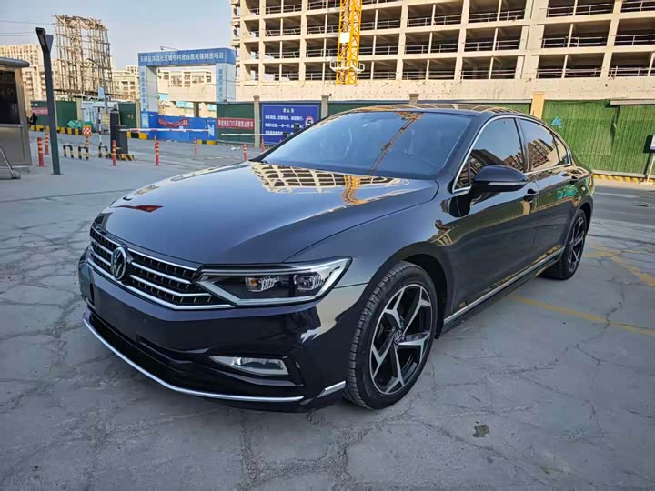 Фото 1 - Volkswagen Magotan