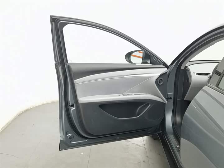 Фото 8 - XPeng Mona M03