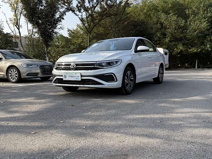 Фото 1 - Volkswagen Bora