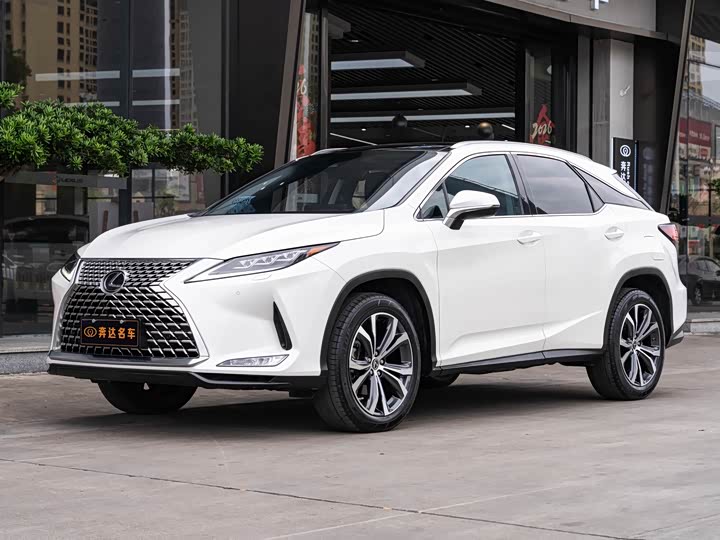 Фото 1 - Lexus RX