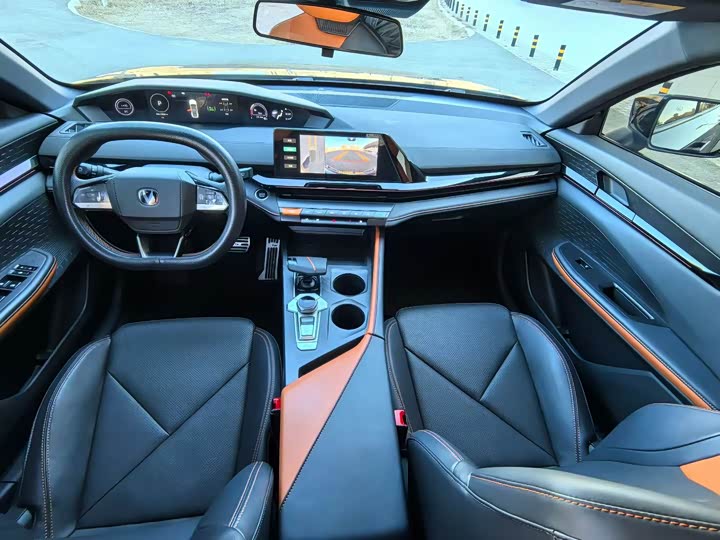 Фото 4 - Changan UNI-V Hybrid