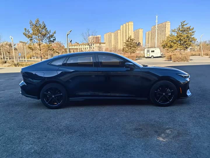 Фото 6 - Changan UNI-V Hybrid