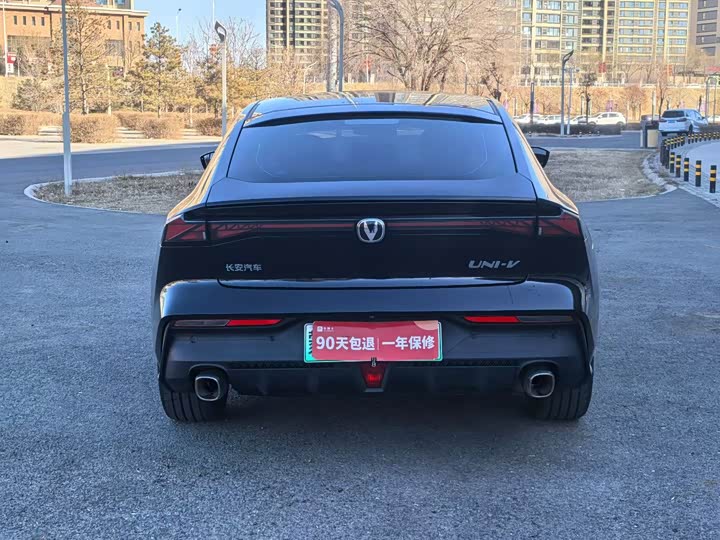 Фото 8 - Changan UNI-V Hybrid