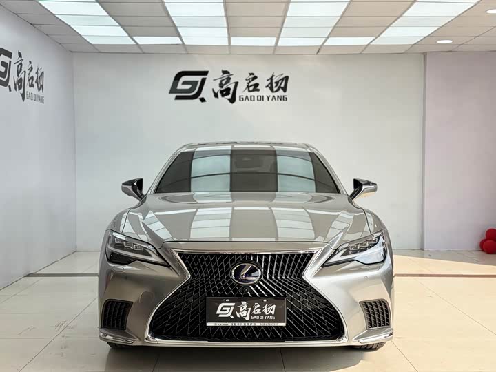 Фото 2 - Lexus LS