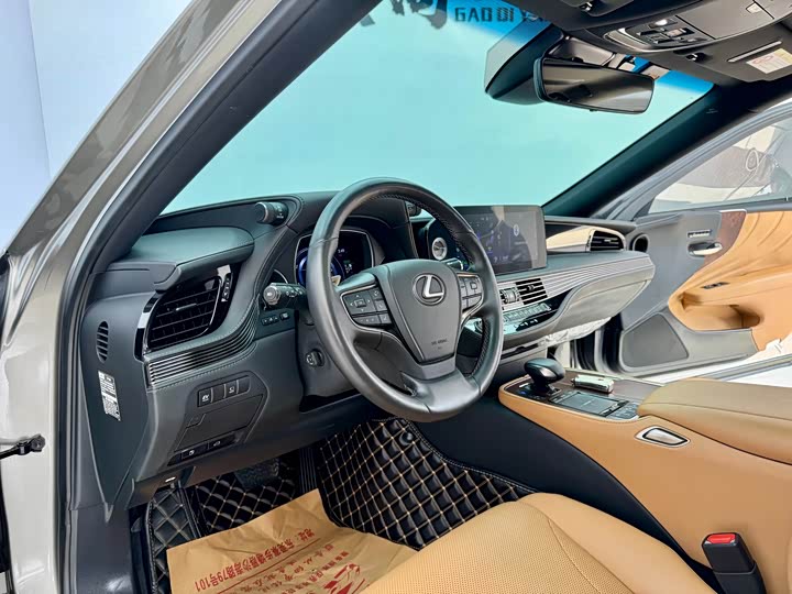 Фото 8 - Lexus LS