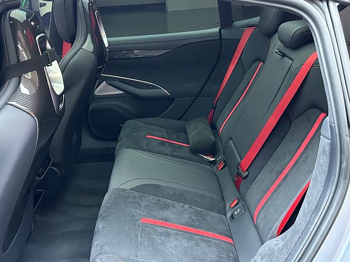 Фото 6 - Xiaomi SU7 Ultra