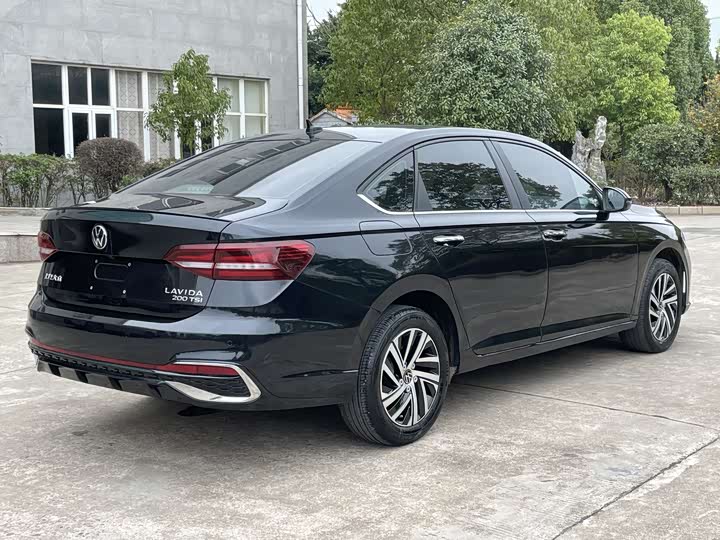 Фото 7 - Volkswagen Lavida