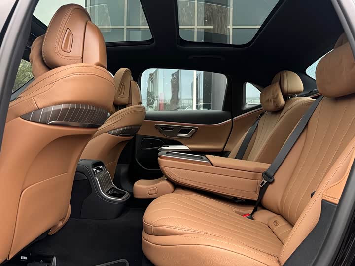 Фото 9 - Mercedes-Benz E-Class Hybrid