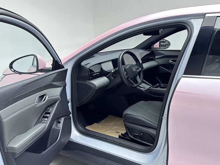 Фото 9 - BYD Qin L