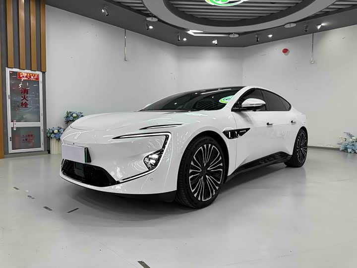 Фото 1 - Avatr 12