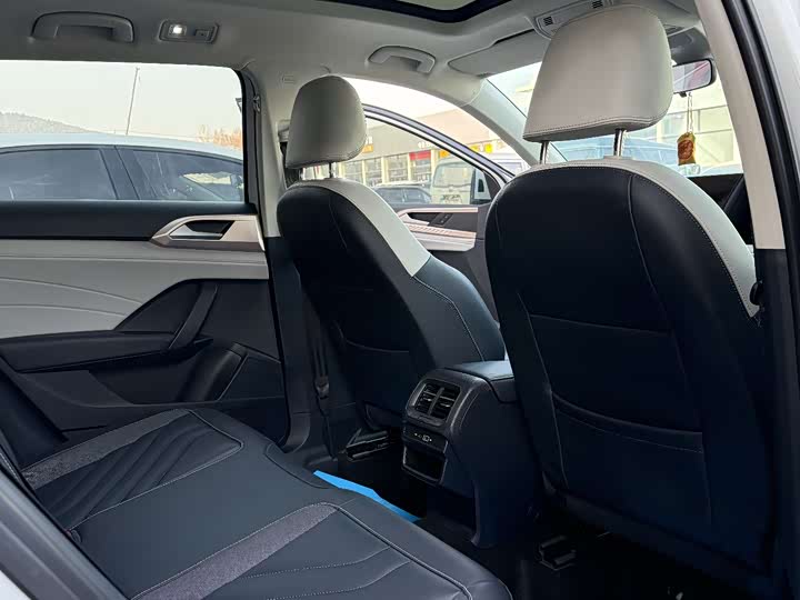 Фото 5 - Volkswagen Tharu