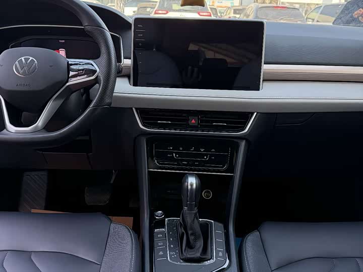 Фото 6 - Volkswagen Tharu