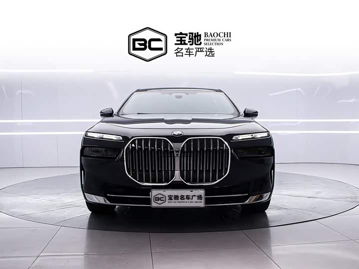 Фото 2 - BMW 7 Series