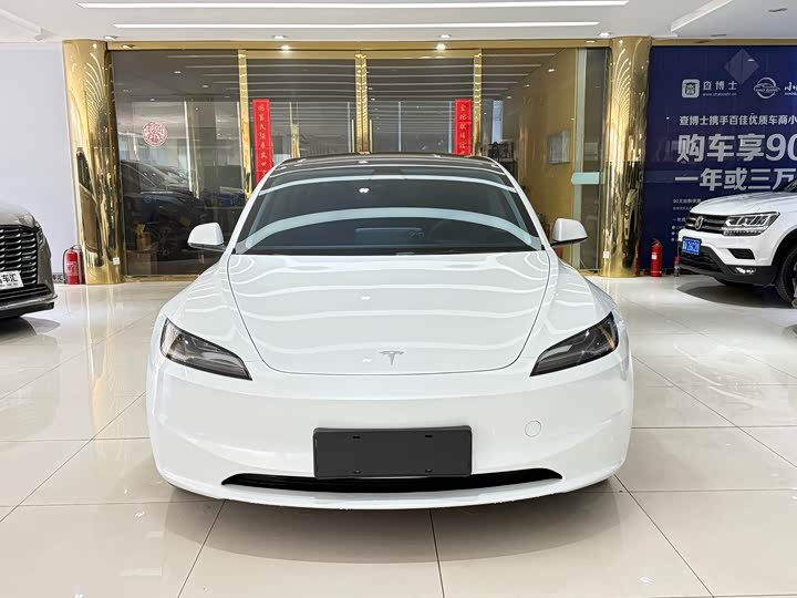 Фото 1 - Tesla Model 3