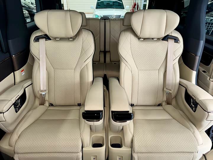 Фото 9 - Toyota Vellfire