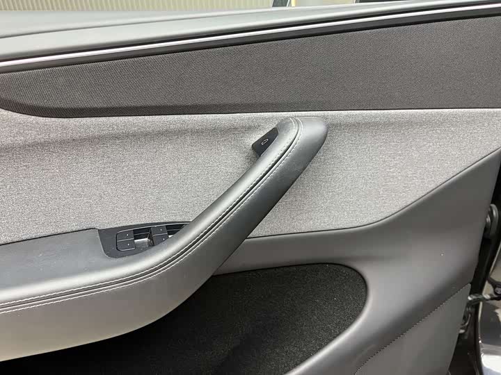 Фото 6 - Tesla Model Y