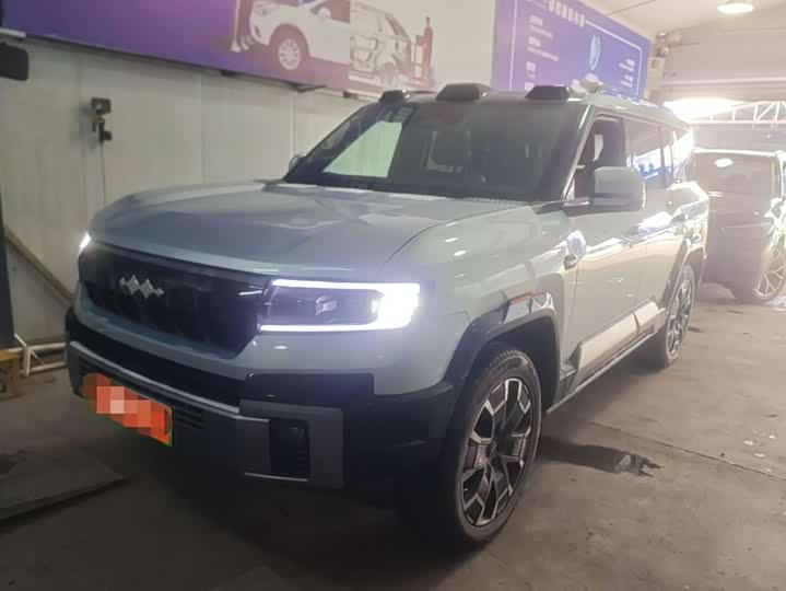 Фото 1 - BYD FangChengBao Leopard 8