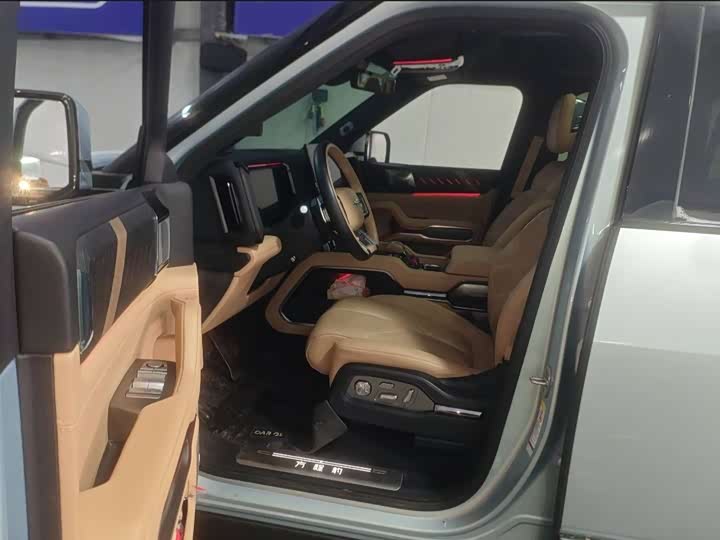 Фото 5 - BYD FangChengBao Leopard 8