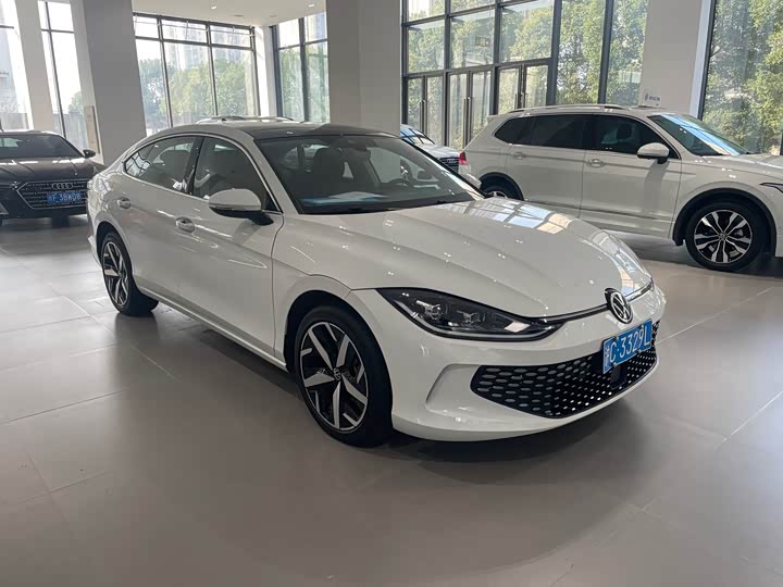 Фото 3 - Volkswagen Lamando L