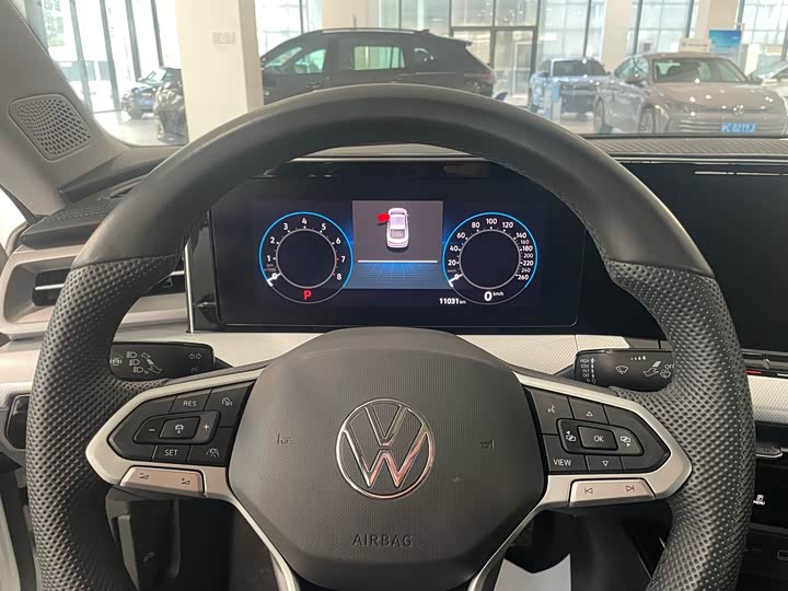 Фото 9 - Volkswagen Lamando L