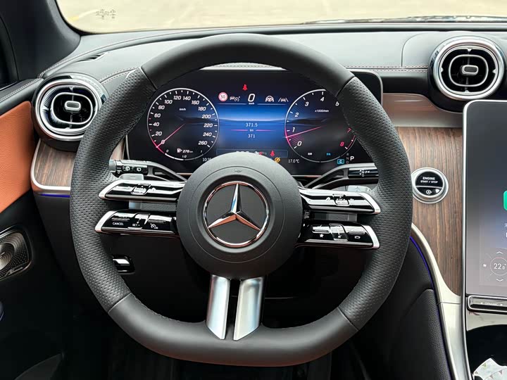 Фото 4 - Mercedes-Benz GLC-Class