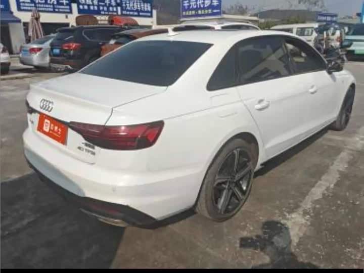 Фото 3 - Audi A4L