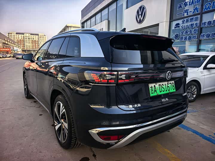 Фото 2 - Volkswagen ID.6 Crozz