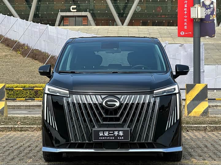 Фото 2 - GAC Trumpchi M8
